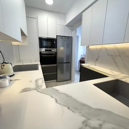 Seaview Retreat In The Heart Of * Calp