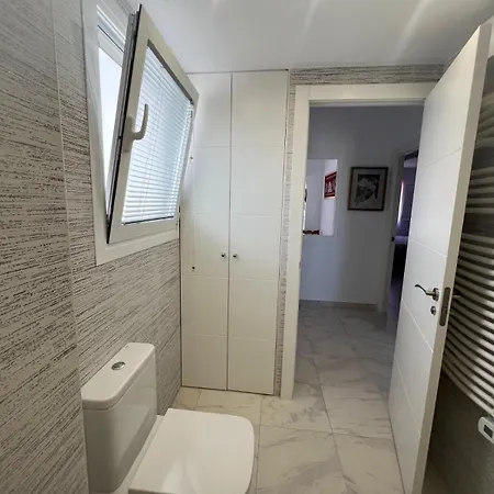 Apartment Seaview Retreat In The Heart Of