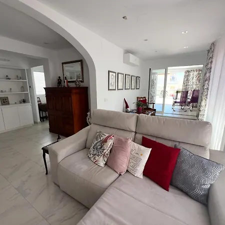 Seaview Retreat In The Heart Of