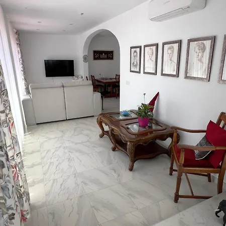 Apartment Seaview Retreat In The Heart Of